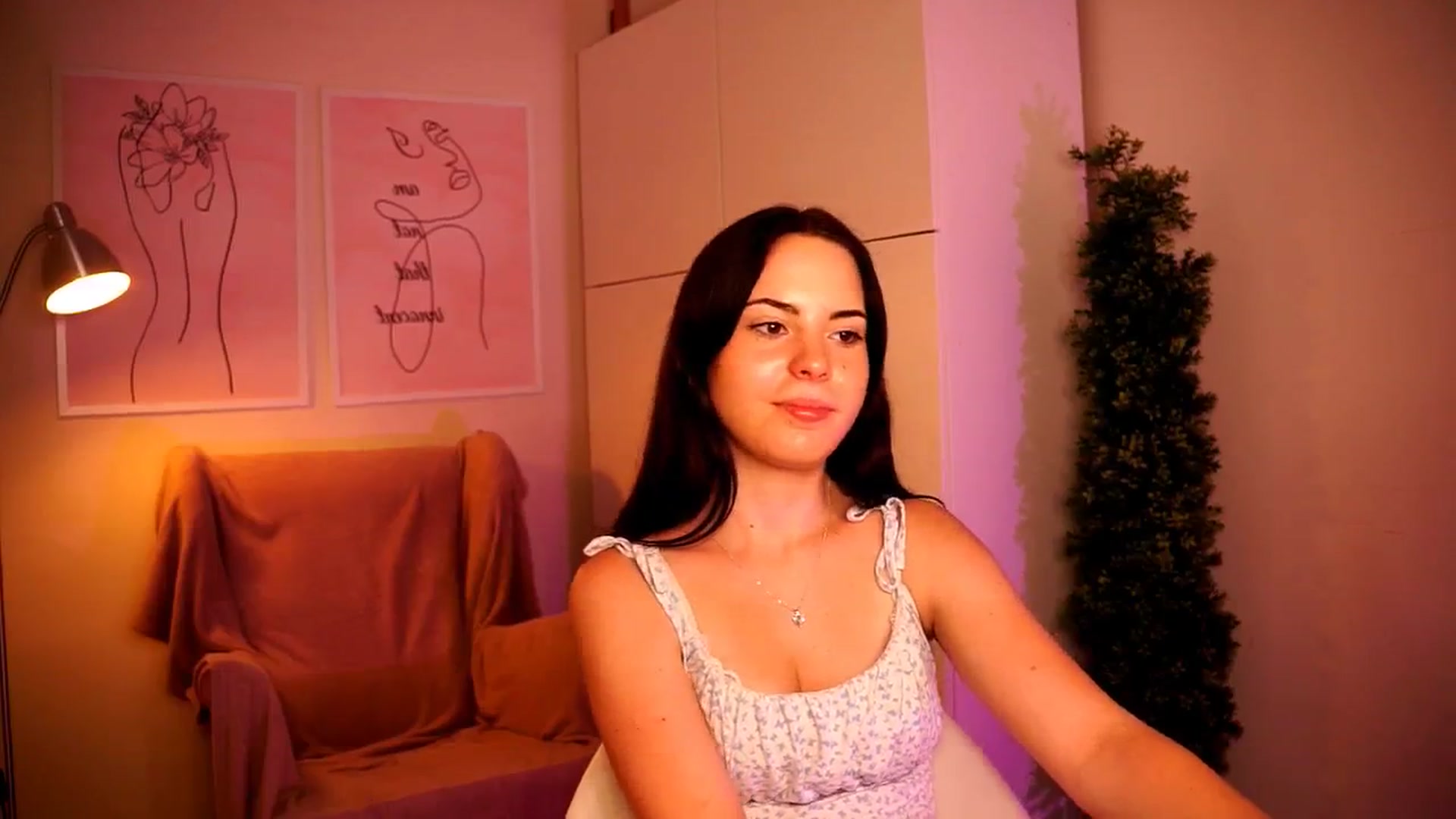 Gallery image thumbnail from LittleMelanie's myfreecams stream on, 06/28/2024, 18:15 image 5 of 20