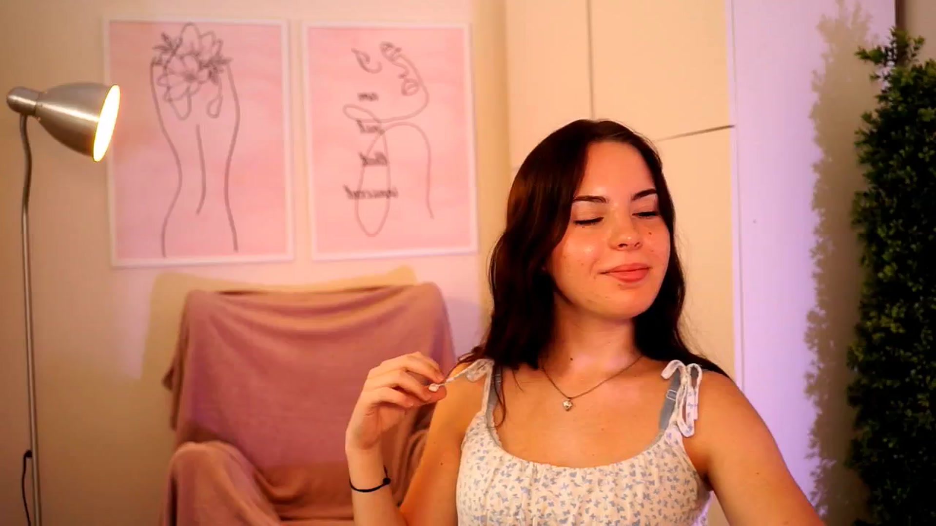 Gallery image thumbnail from LittleMelanie's myfreecams stream on, 07/16/2024, 11:34 image 8 of 20