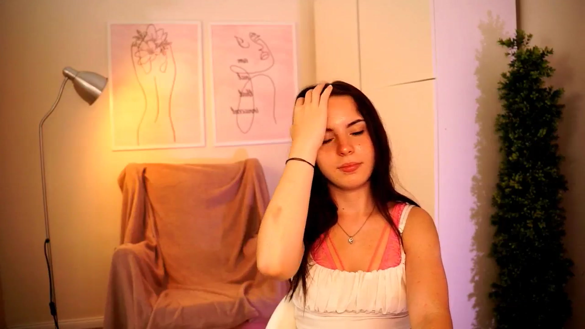 Gallery image thumbnail from LittleMelanie's myfreecams stream on, 07/17/2024, 17:19 image 11 of 20