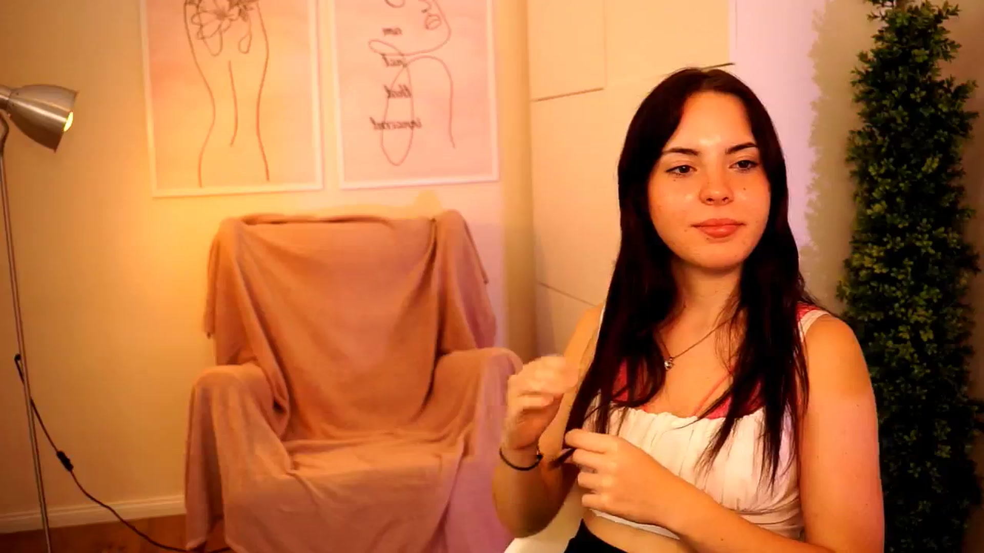 Gallery image thumbnail from LittleMelanie's myfreecams stream on, 07/19/2024, 17:26 image 7 of 20