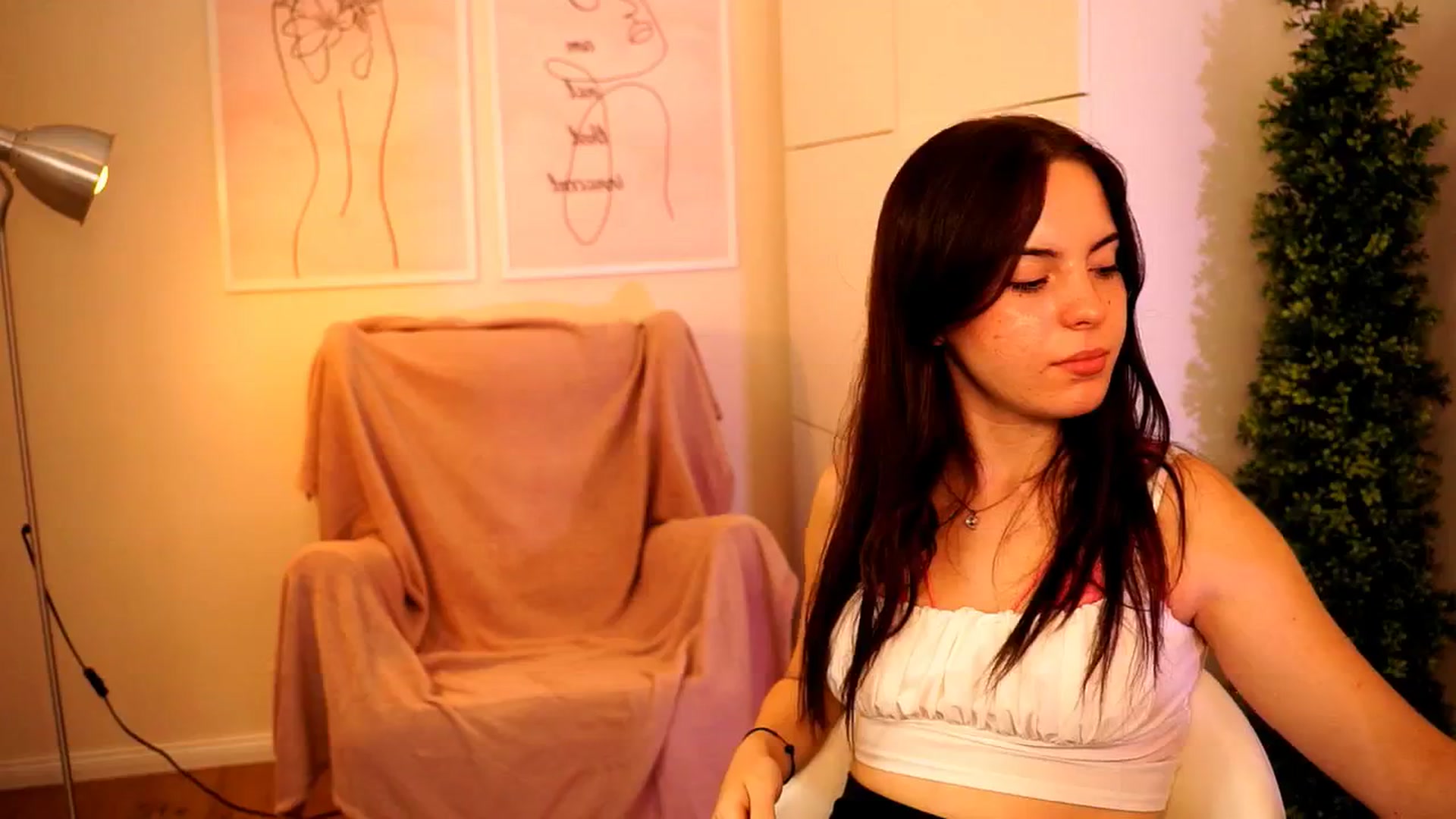 Gallery image thumbnail from LittleMelanie's myfreecams stream on, 07/19/2024, 17:26 image 8 of 20