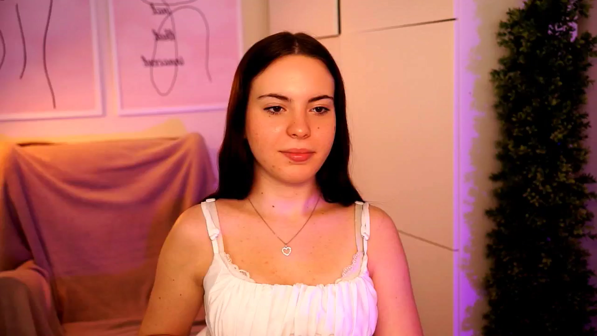 Gallery image thumbnail from LittleMelanie's myfreecams stream on, 07/30/2024, 09:00 image 6 of 20