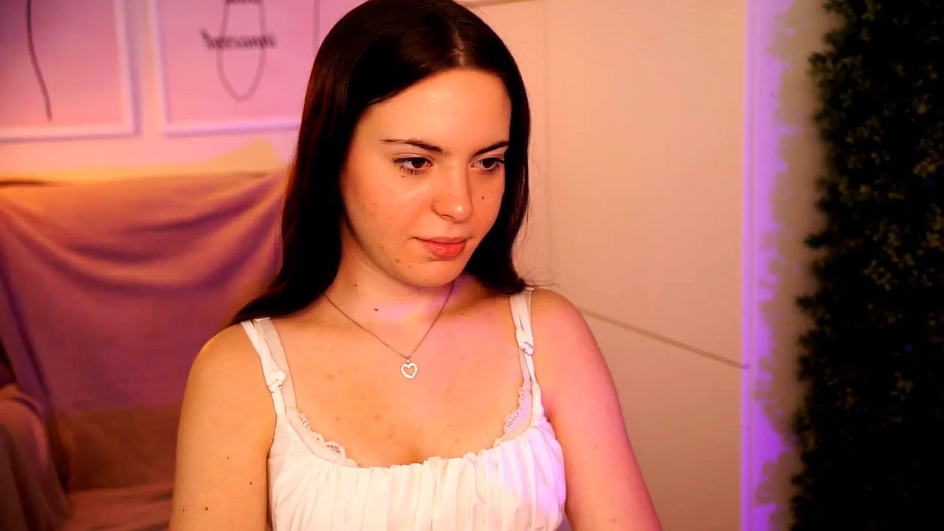 Gallery image thumbnail from LittleMelanie's myfreecams stream on, 07/30/2024, 09:00 image 16 of 20
