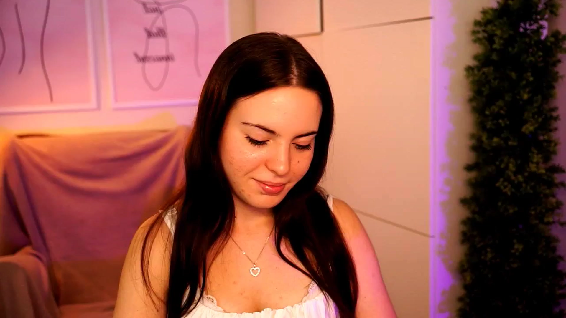 Gallery image thumbnail from LittleMelanie's myfreecams stream on, 07/30/2024, 09:00 image 5 of 20