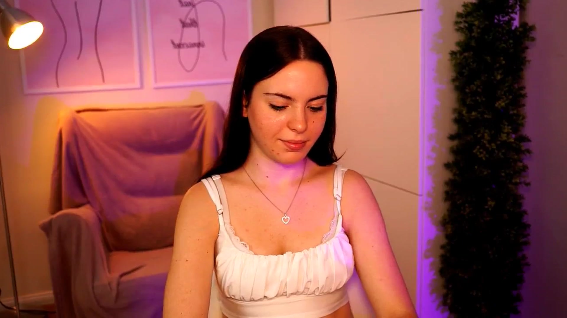 Gallery image thumbnail from LittleMelanie's myfreecams stream on, 07/30/2024, 13:12 image 9 of 20