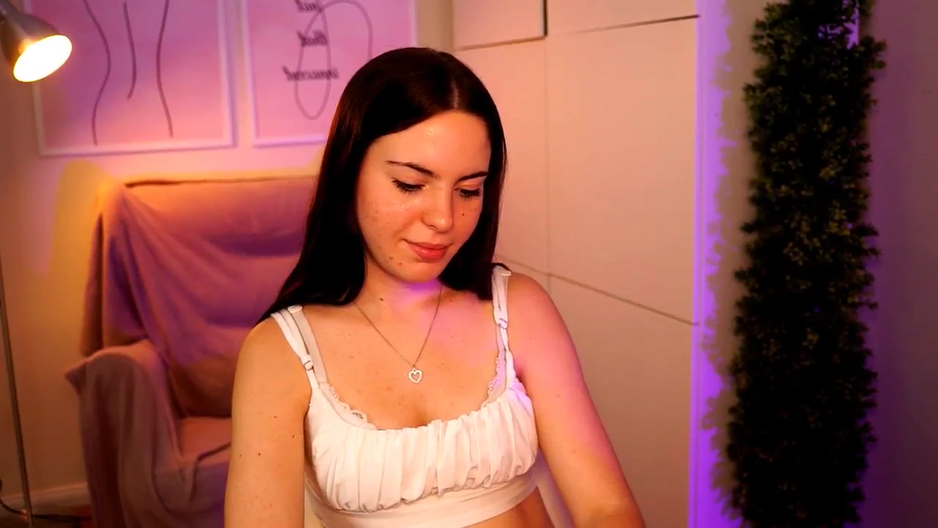 Gallery image thumbnail from LittleMelanie's myfreecams stream on, 07/30/2024, 13:12 image 7 of 20
