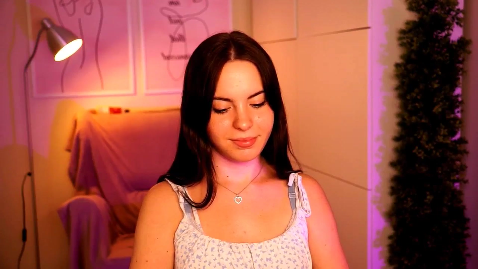 Gallery image thumbnail from LittleMelanie's myfreecams stream on, 08/02/2024, 13:31 image 4 of 20
