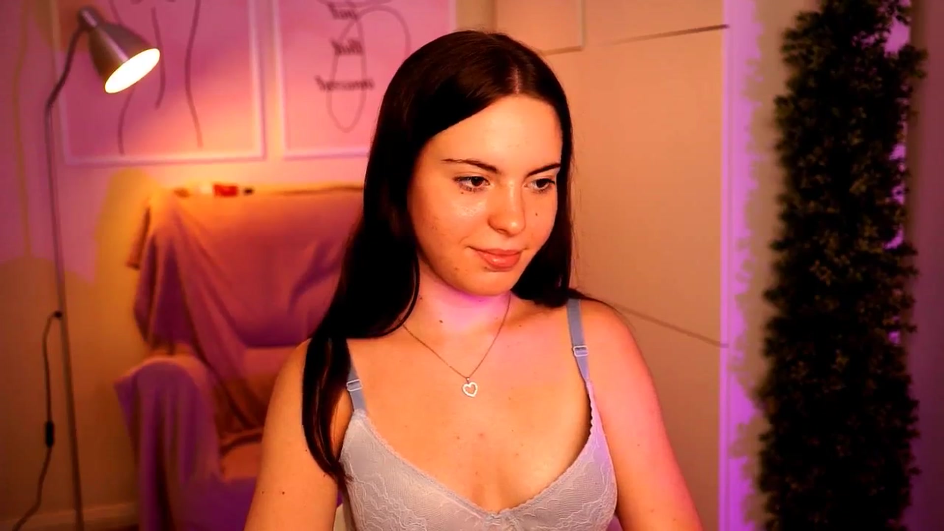 Gallery image thumbnail from LittleMelanie's myfreecams stream on, 08/02/2024, 13:31 image 10 of 20