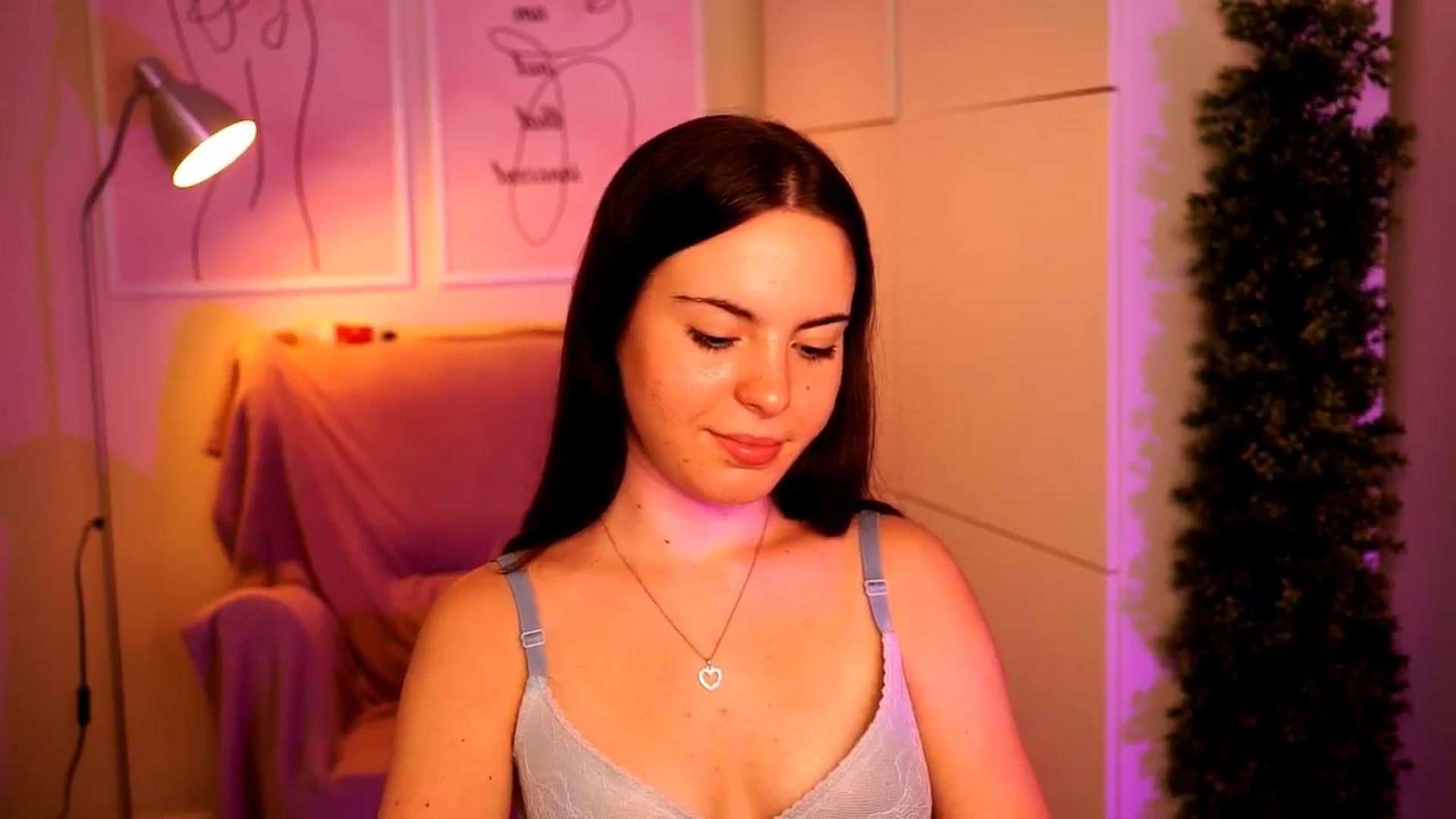 Gallery image thumbnail from LittleMelanie's myfreecams stream on, 08/02/2024, 13:31 image 8 of 20