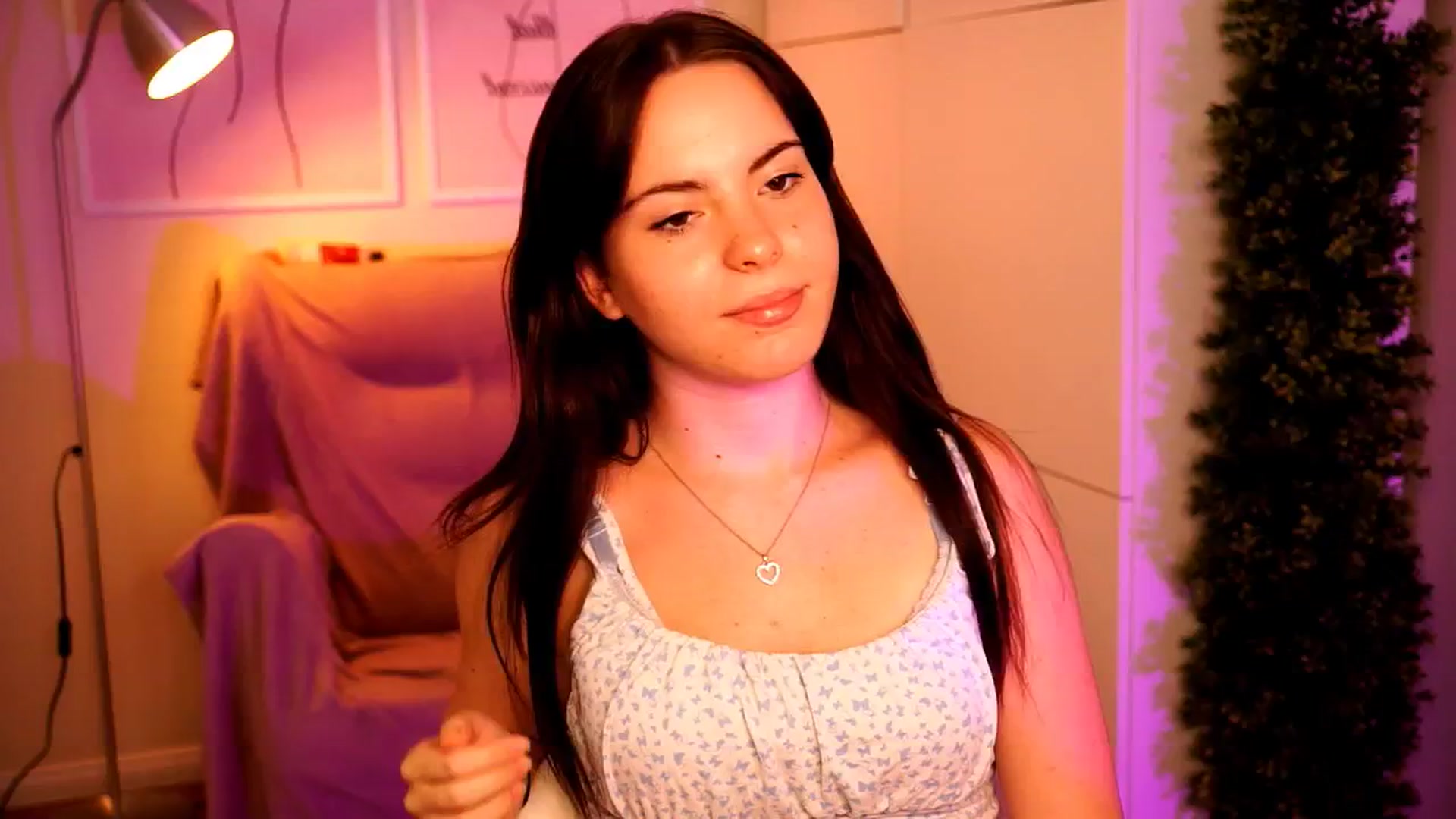 Gallery image thumbnail from LittleMelanie's myfreecams stream on, 08/02/2024, 13:31 image 1 of 20