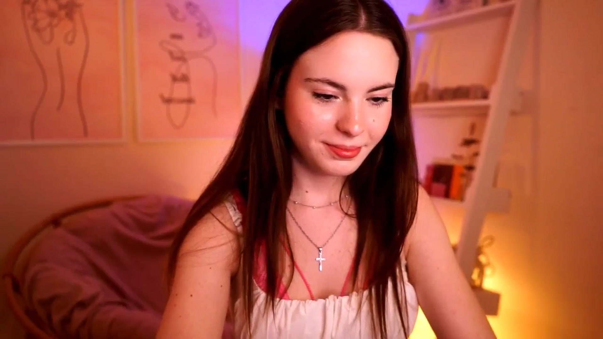 Gallery image thumbnail from LittleMelanie's myfreecams stream on, 05/20/2025, 14:06 image 8 of 20