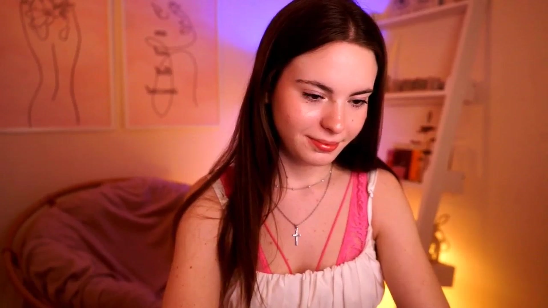 Gallery image thumbnail from LittleMelanie's myfreecams stream on, 05/20/2025, 14:06 image 10 of 20
