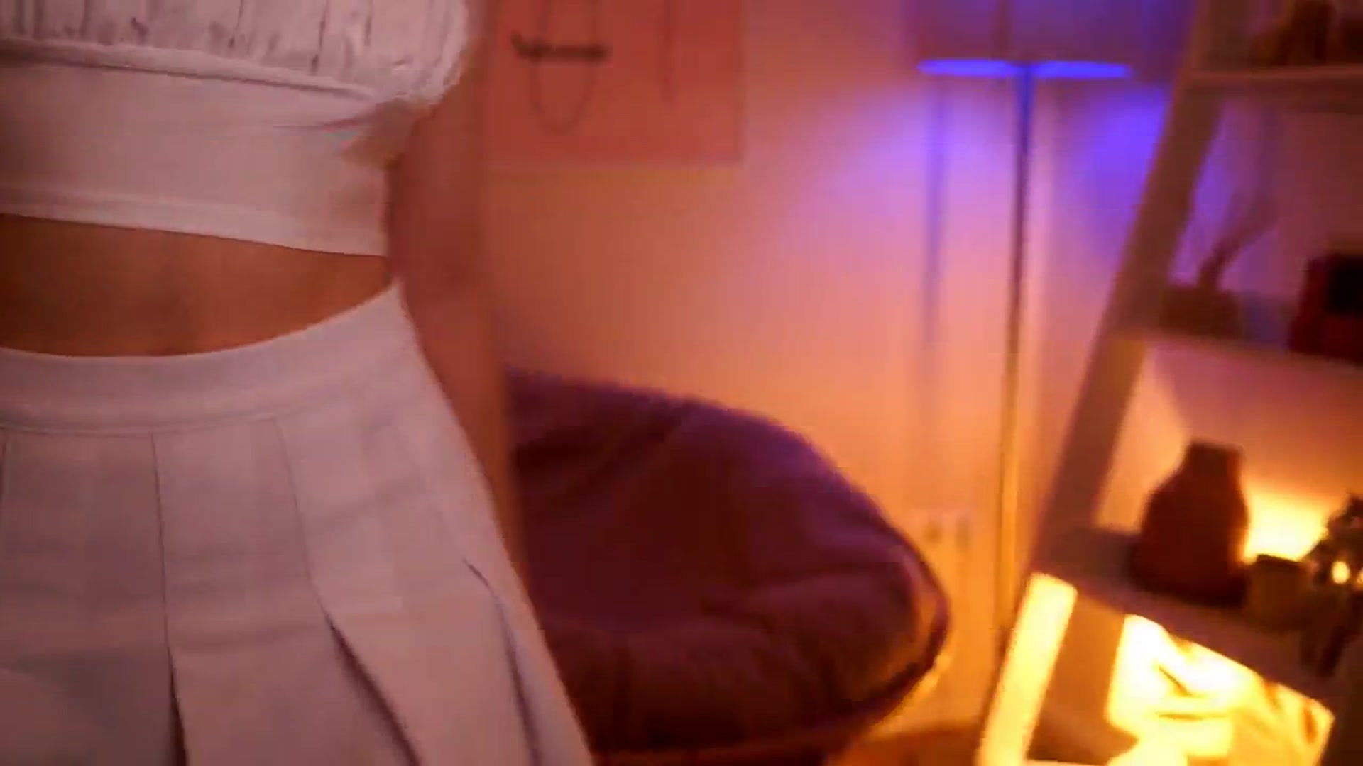 Gallery image thumbnail from LittleMelanie's myfreecams stream on, 05/20/2025, 14:06 image 6 of 20