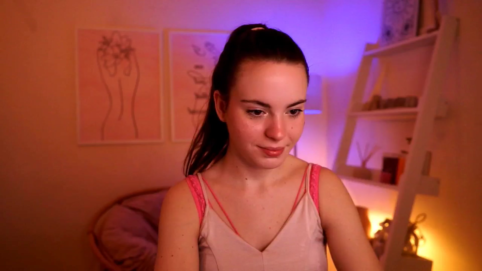 Gallery image thumbnail from LittleMelanie's myfreecams stream on, 05/26/2025, 15:16 image 5 of 20
