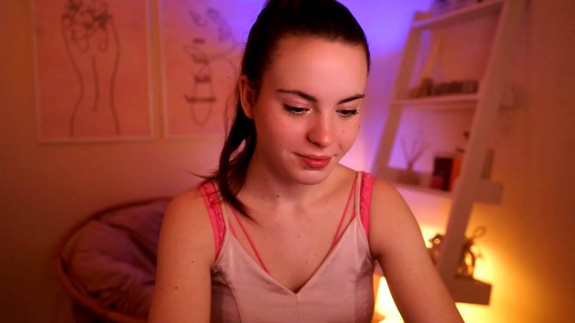 Gallery image thumbnail from LittleMelanie's myfreecams stream on, 05/26/2025, 15:16 image 2 of 20