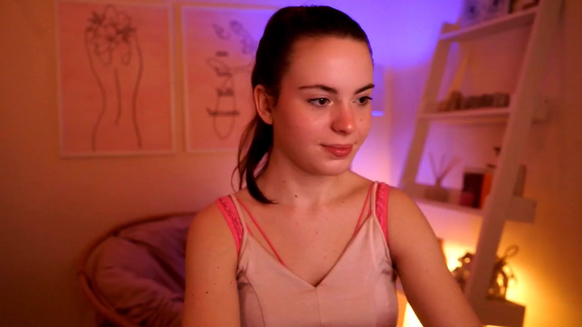 Gallery image thumbnail from LittleMelanie's myfreecams stream on, 05/26/2025, 15:16 image 8 of 20