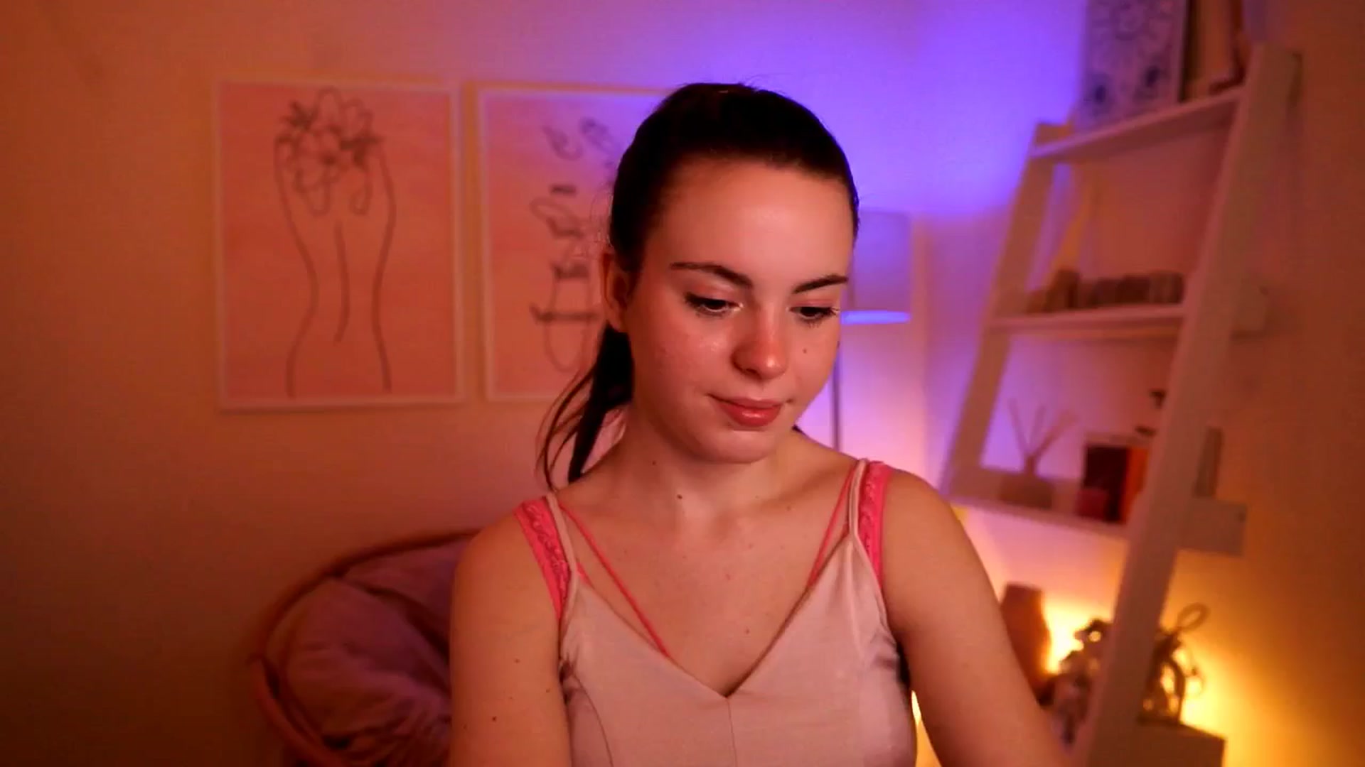 Gallery image thumbnail from LittleMelanie's myfreecams stream on, 05/26/2025, 15:16 image 6 of 20