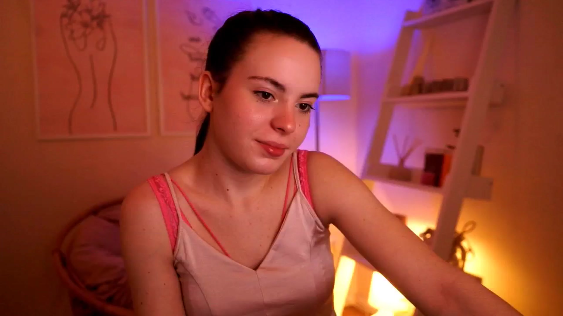 Gallery image thumbnail from LittleMelanie's myfreecams stream on, 05/26/2025, 15:16 image 3 of 20