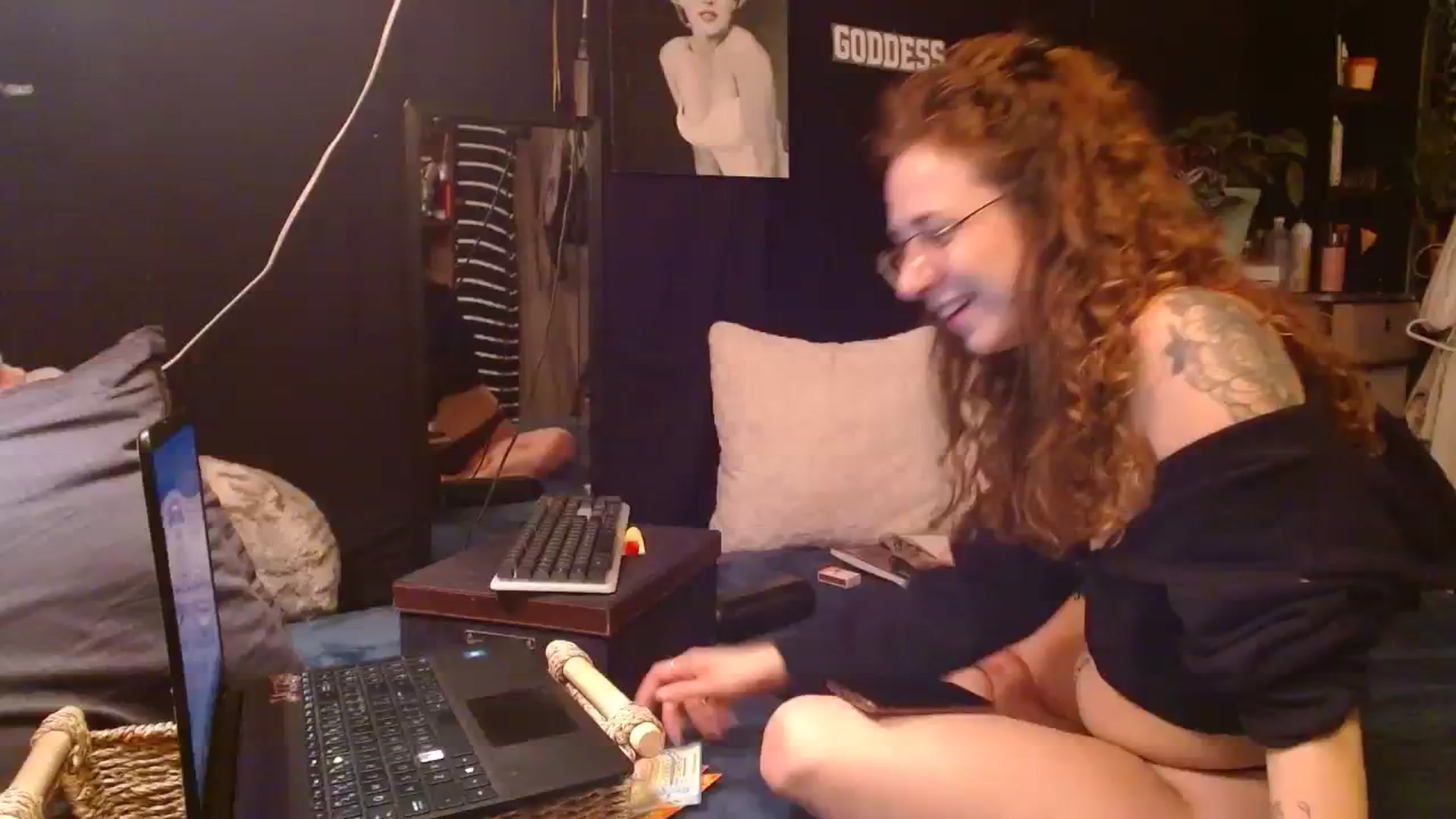 Gallery image thumbnail from LittleMissZee's myfreecams stream on, 09/03/2023, 13:15 image 2 of 20