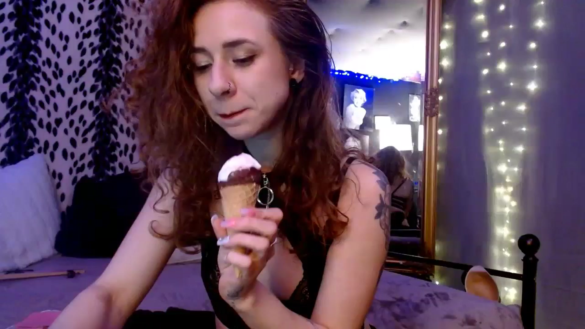 Gallery image thumbnail from LittleMissZee's myfreecams stream on, 01/01/2024, 14:10 image 4 of 20