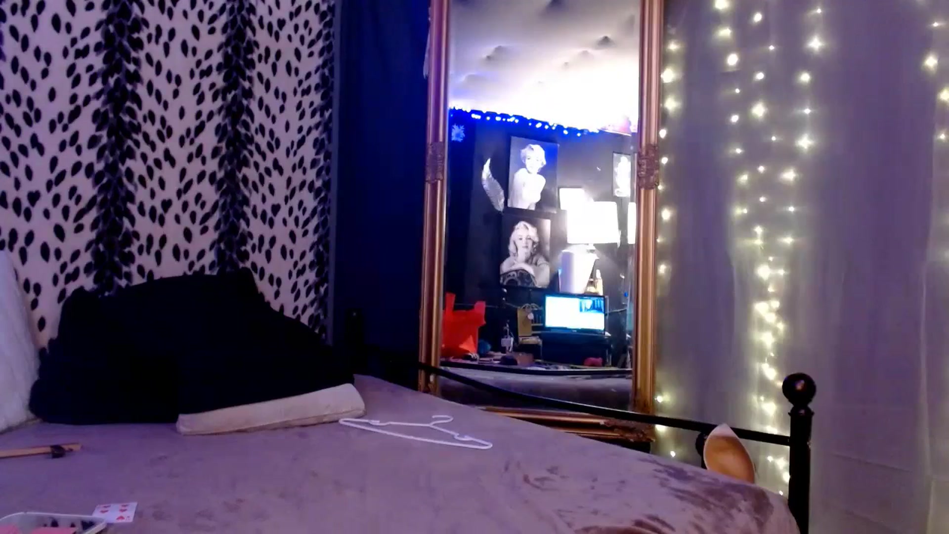 Gallery image thumbnail from LittleMissZee's myfreecams stream on, 01/01/2024, 14:58 image 7 of 20