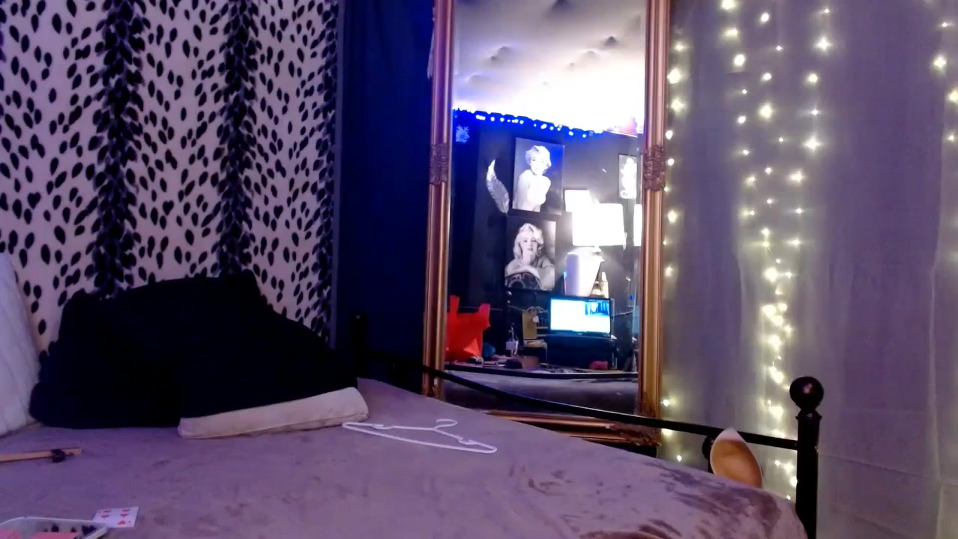 Gallery image thumbnail from LittleMissZee's myfreecams stream on, 01/01/2024, 14:58 image 6 of 20
