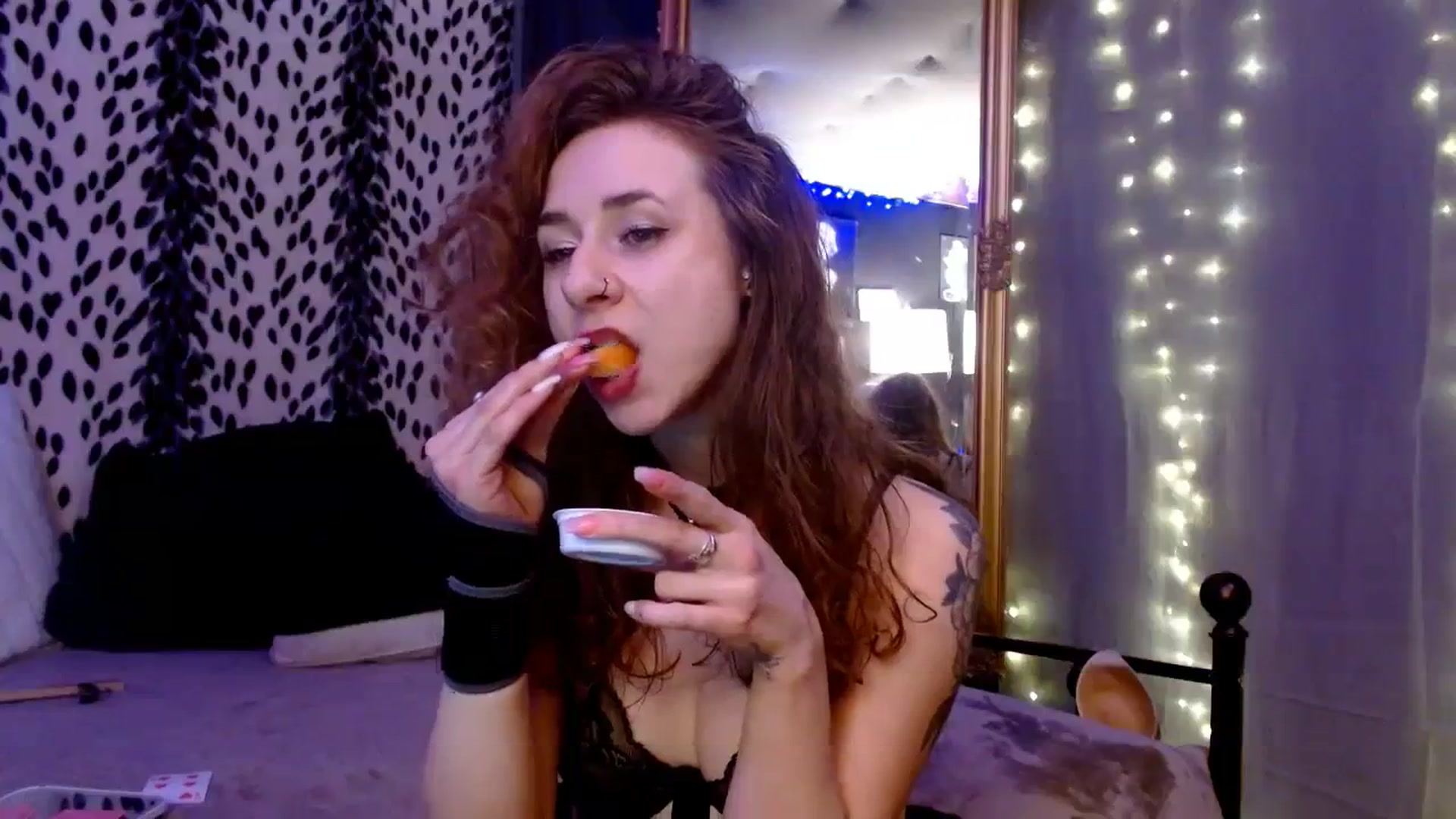Gallery image thumbnail from LittleMissZee's myfreecams stream on, 01/01/2024, 14:58 image 10 of 20