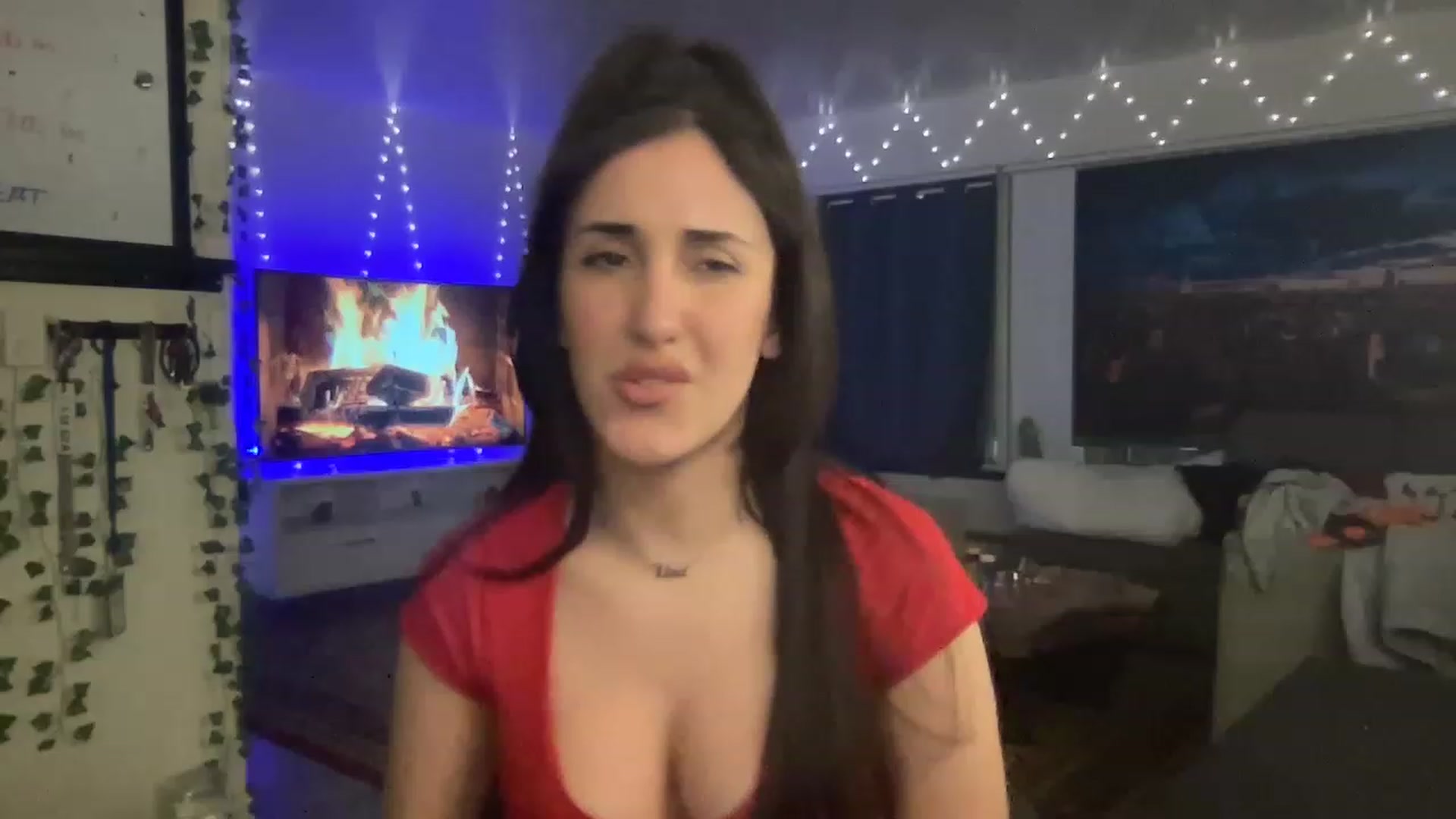 Gallery image thumbnail from LittlePersian's myfreecams stream on, 12/18/2022, 06:41 image 13 of 20