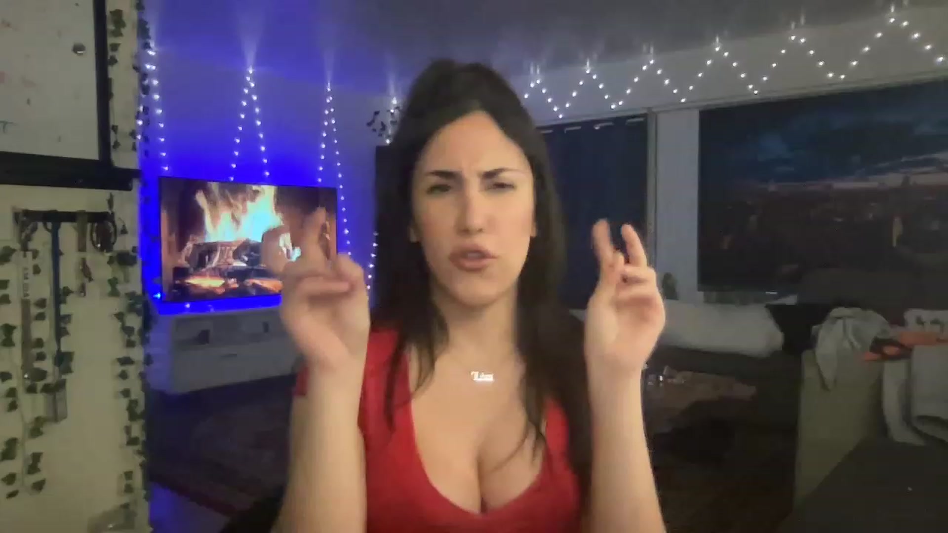 Gallery image thumbnail from LittlePersian's myfreecams stream on, 12/18/2022, 06:41 image 1 of 20