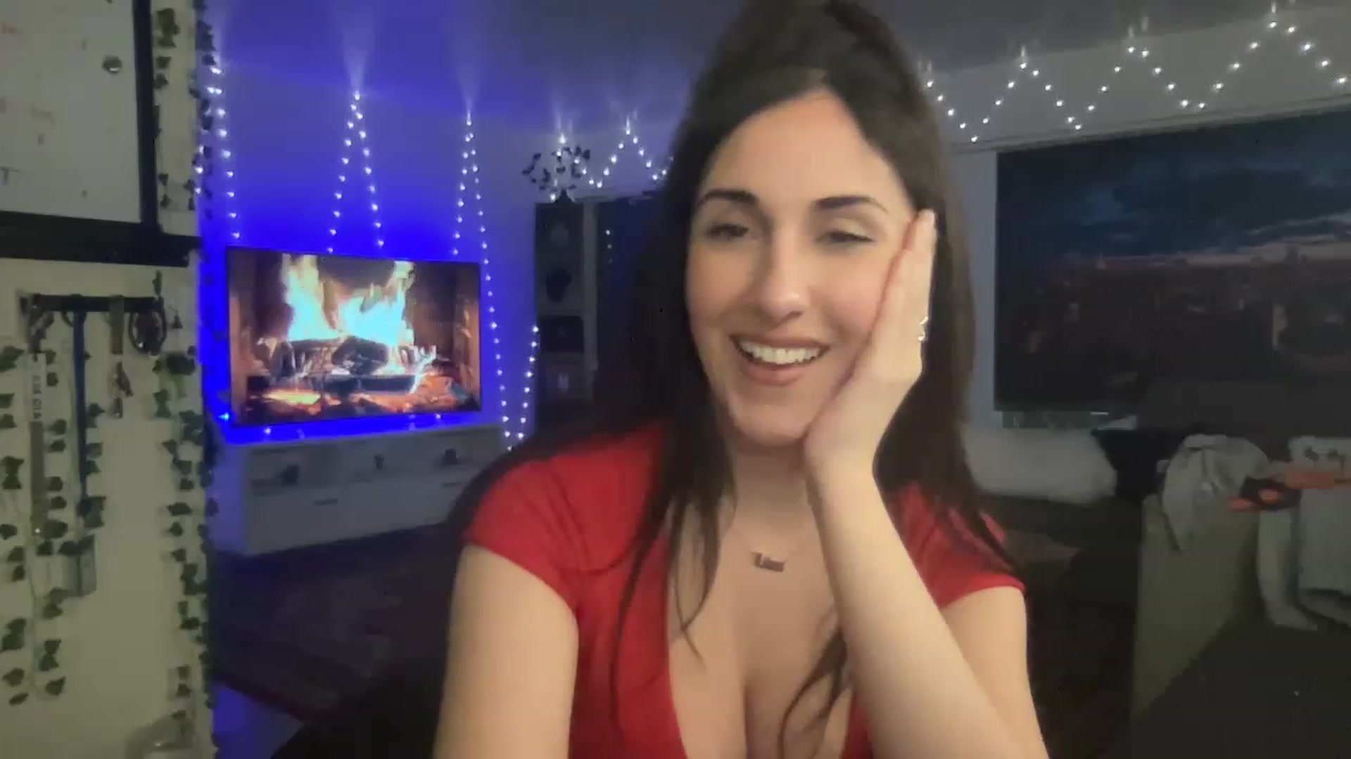 Gallery image thumbnail from LittlePersian's myfreecams stream on, 12/18/2022, 06:41 image 4 of 20