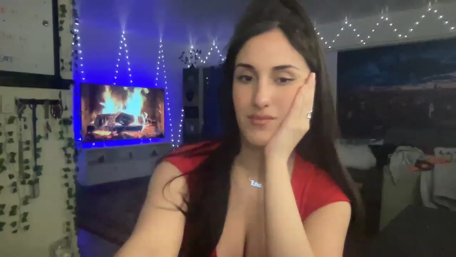Gallery image thumbnail from LittlePersian's myfreecams stream on, 12/18/2022, 06:41 image 11 of 20