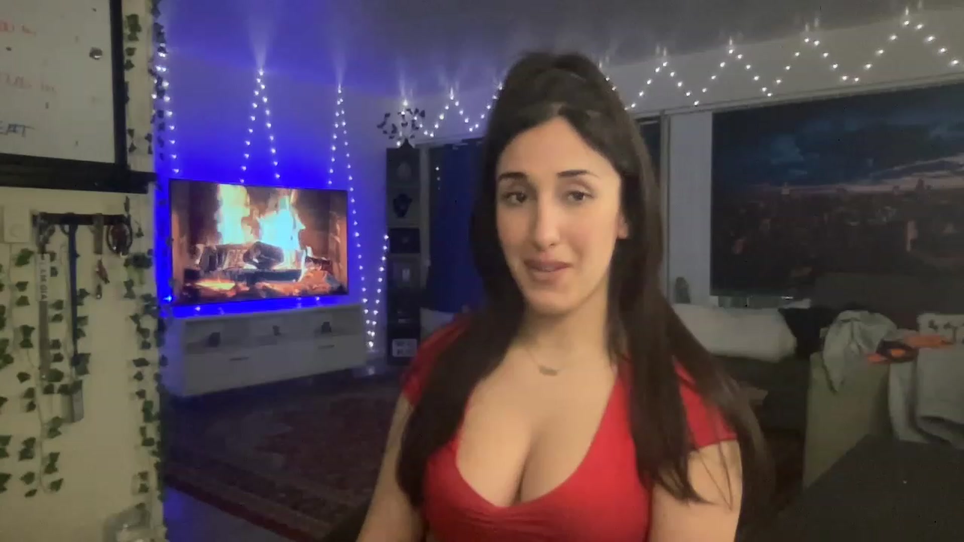 Gallery image thumbnail from LittlePersian's myfreecams stream on, 12/18/2022, 06:41 image 10 of 20