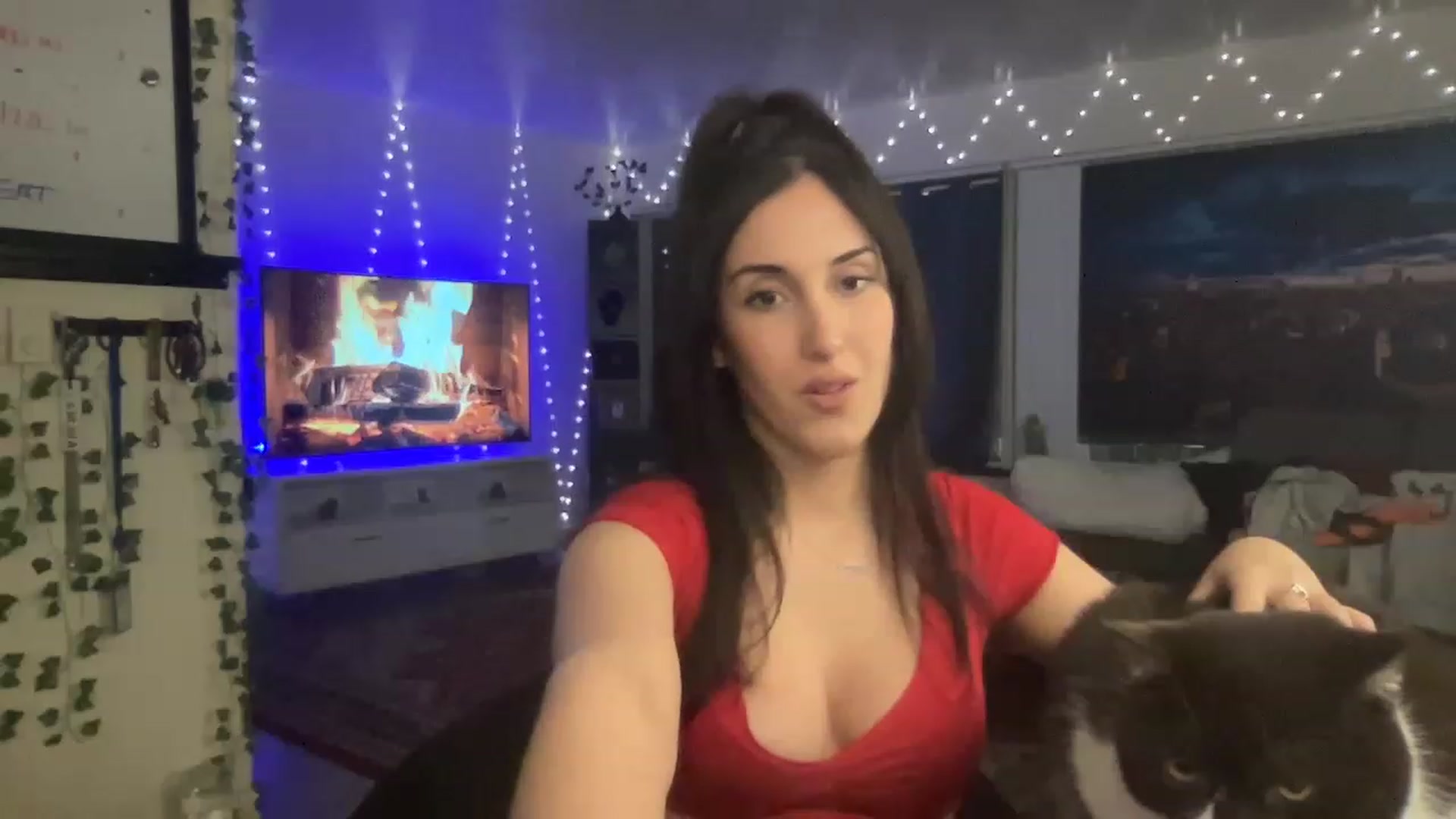 Gallery image thumbnail from LittlePersian's myfreecams stream on, 12/18/2022, 07:13 image 9 of 20
