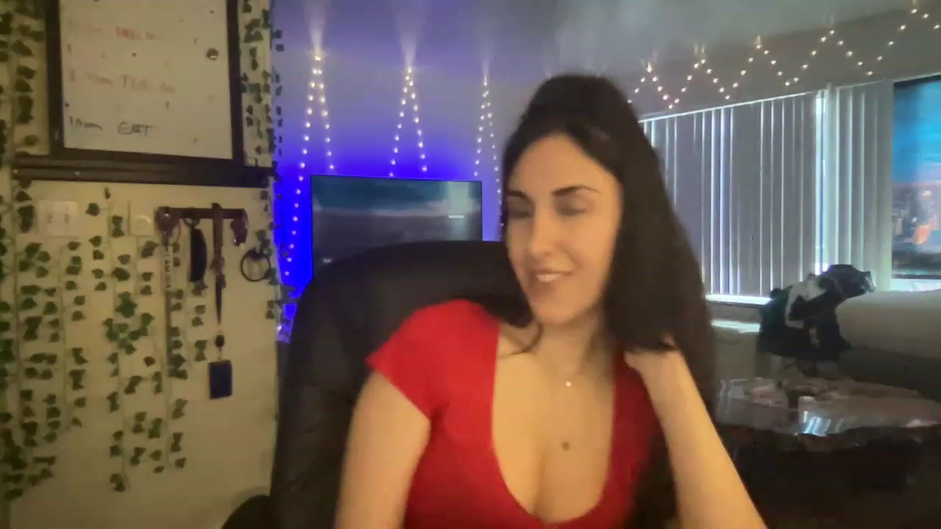 Gallery image thumbnail from LittlePersian's myfreecams stream on, 03/27/2023, 02:25 image 10 of 20