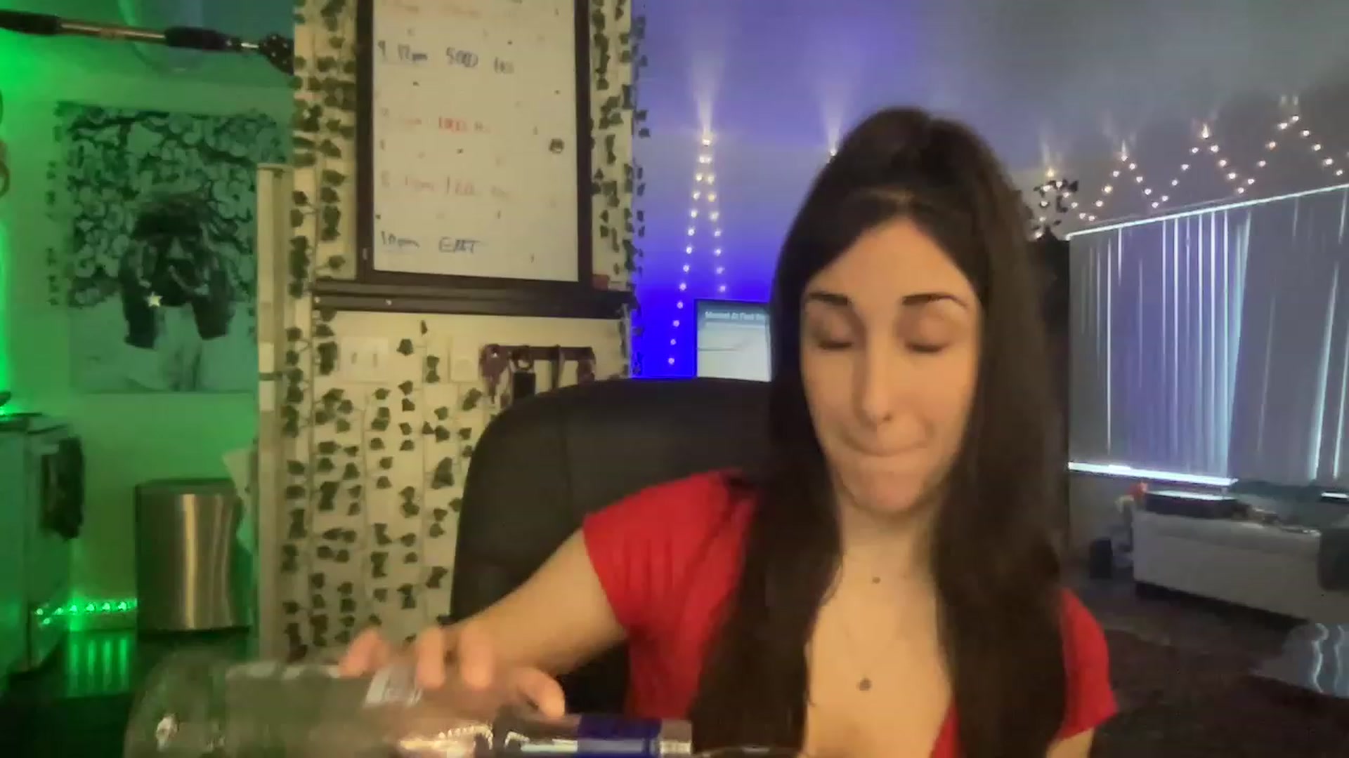 Gallery image thumbnail from LittlePersian's myfreecams stream on, 04/24/2023, 01:58 image 12 of 20