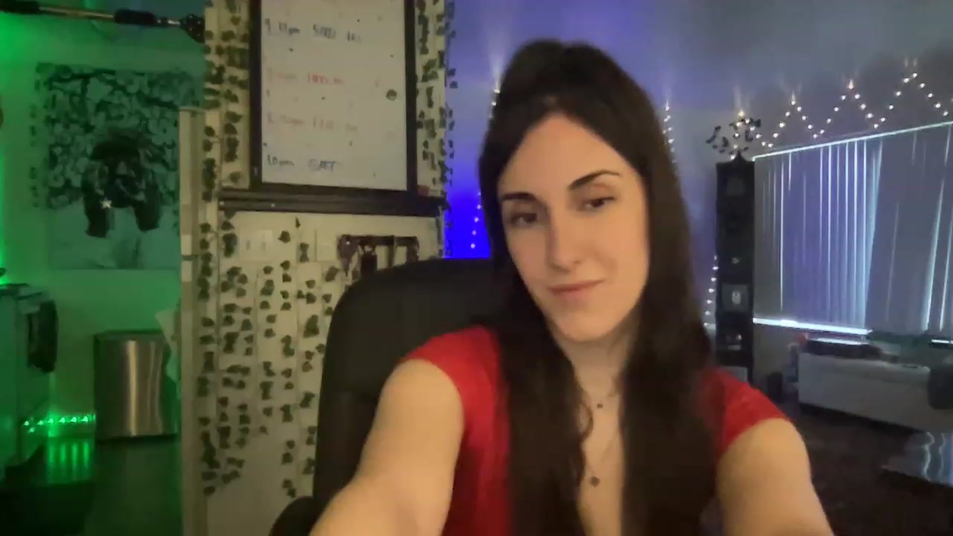 Gallery image thumbnail from LittlePersian's myfreecams stream on, 04/24/2023, 01:58 image 17 of 20