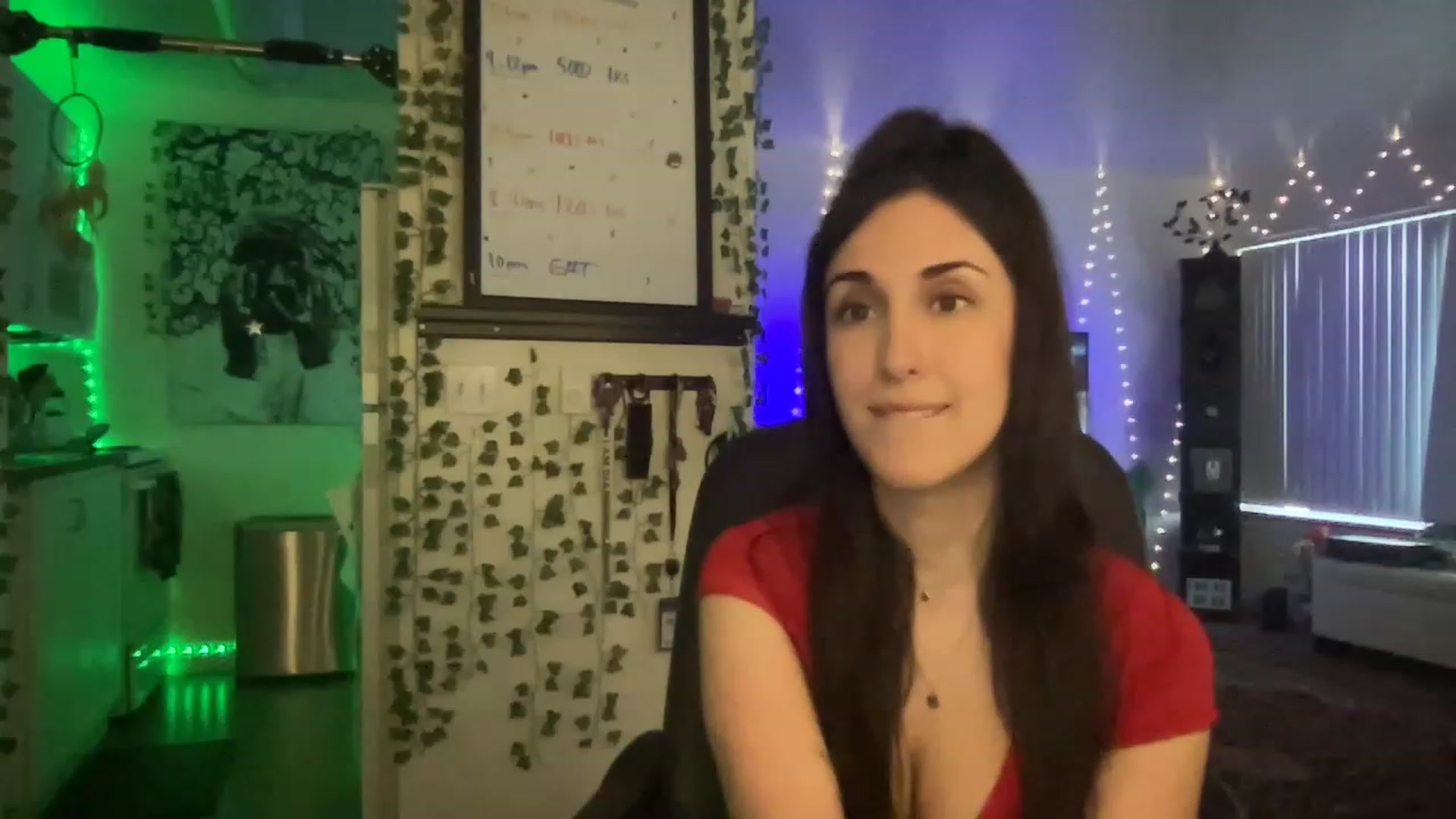 Gallery image thumbnail from LittlePersian's myfreecams stream on, 04/24/2023, 01:58 image 2 of 20