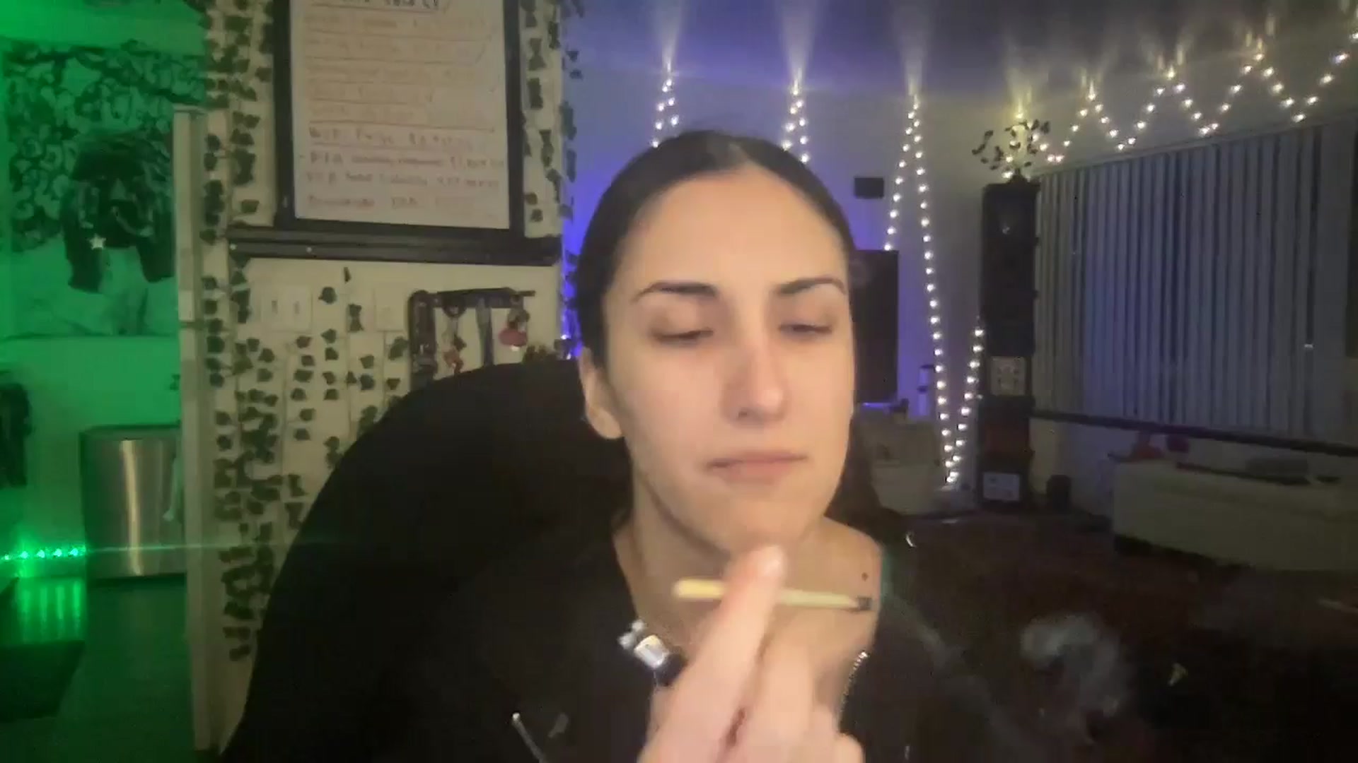 Gallery image thumbnail from LittlePersian's myfreecams stream on, 11/19/2024, 12:45 image 6 of 20