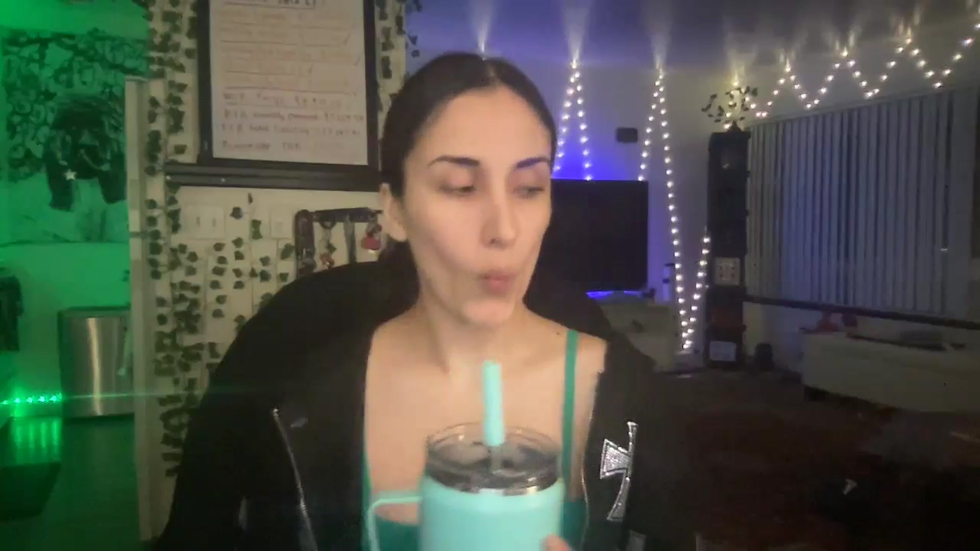 Gallery image thumbnail from LittlePersian's myfreecams stream on, 11/19/2024, 12:45 image 4 of 20