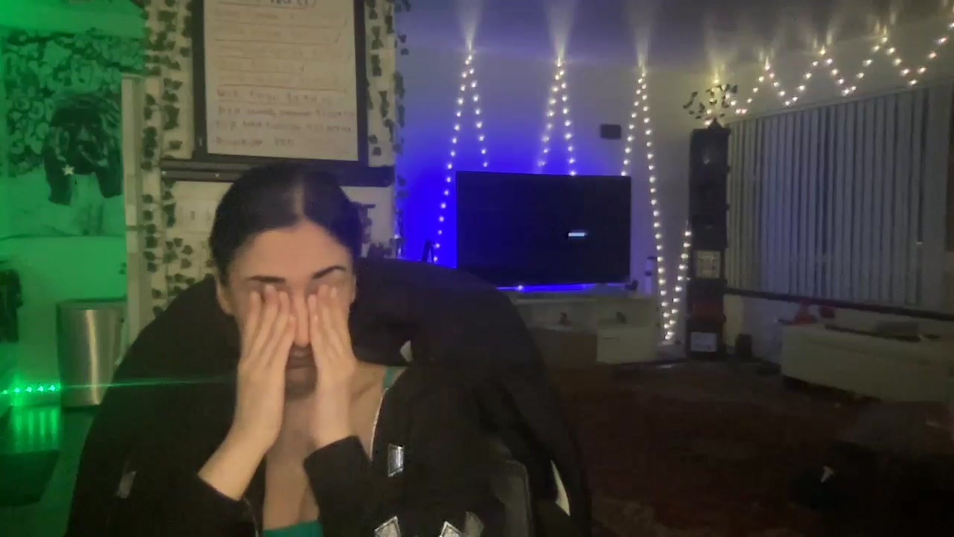Gallery image thumbnail from LittlePersian's myfreecams stream on, 11/19/2024, 12:45 image 3 of 20