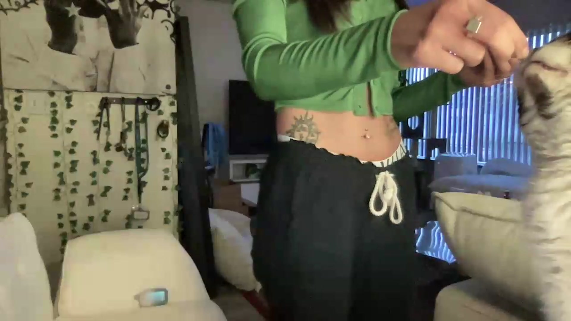 Gallery image thumbnail from LittlePersian's myfreecams stream on, 06/07/2026, 13:36 image 4 of 20