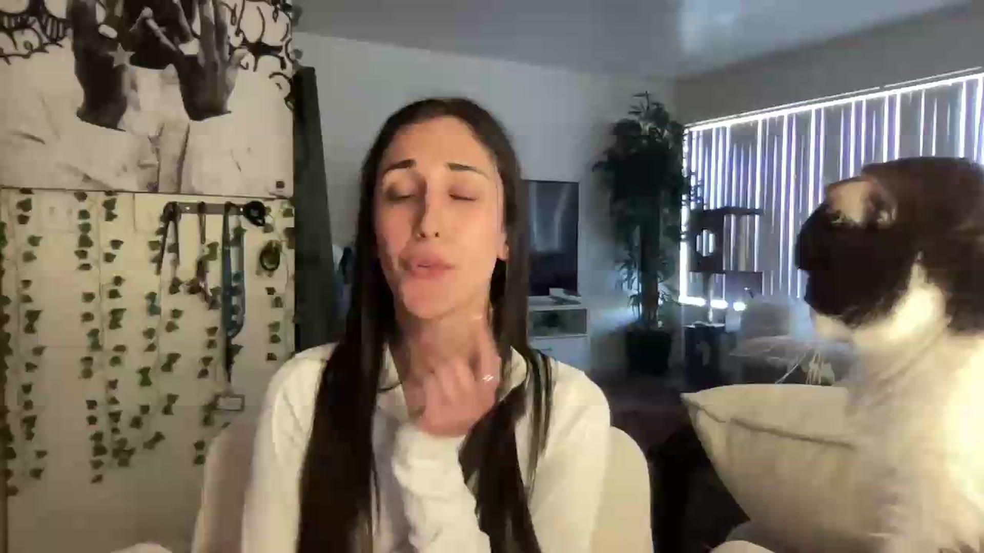 Gallery image thumbnail from LittlePersian's myfreecams stream on, 06/07/2026, 19:20 image 6 of 20