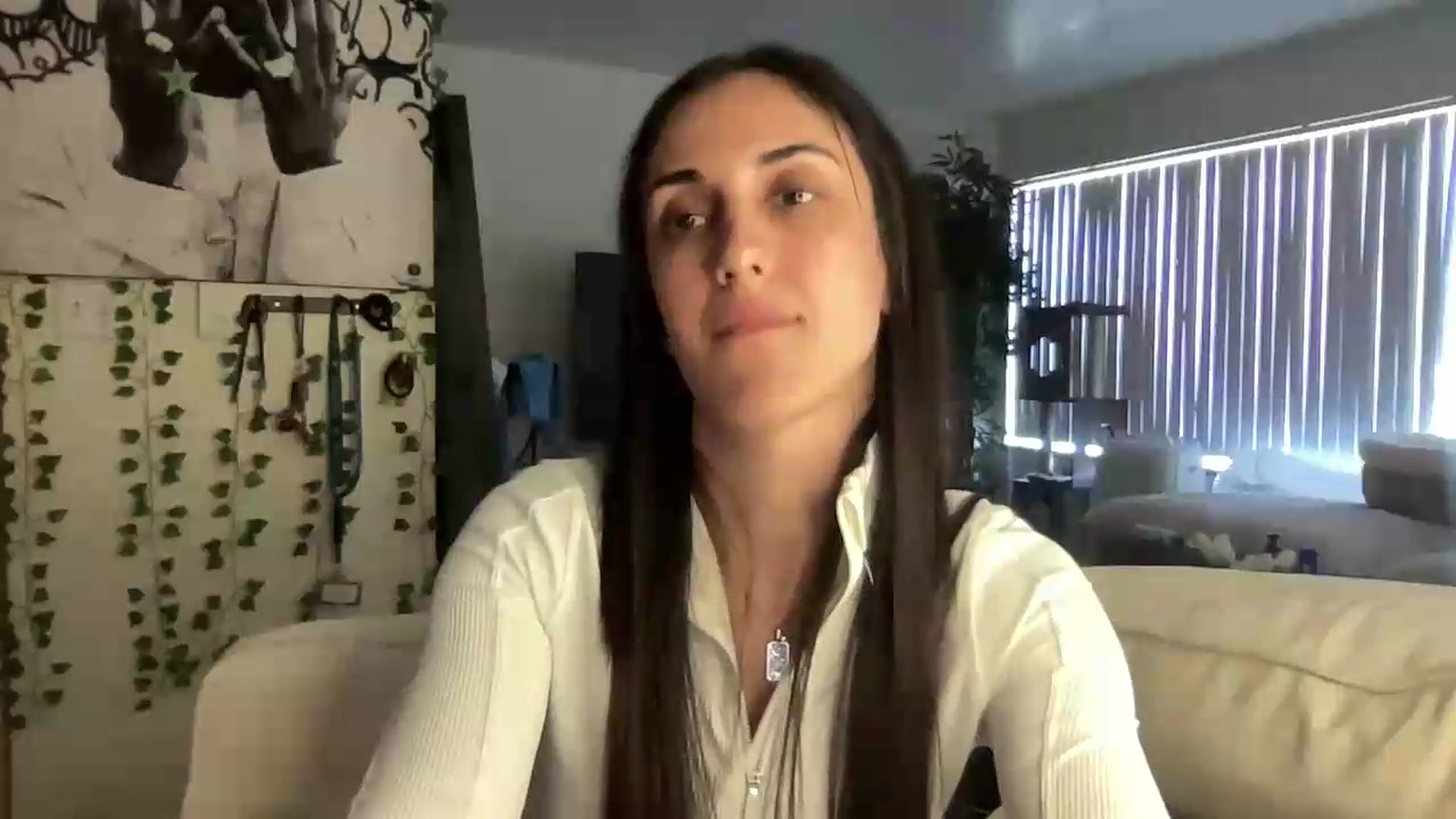 Gallery image thumbnail from LittlePersian's myfreecams stream on, 06/07/2026, 19:20 image 9 of 20