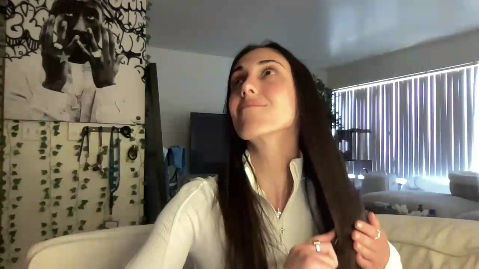 Gallery image thumbnail from LittlePersian's myfreecams stream on, 06/07/2026, 19:20 image 18 of 20