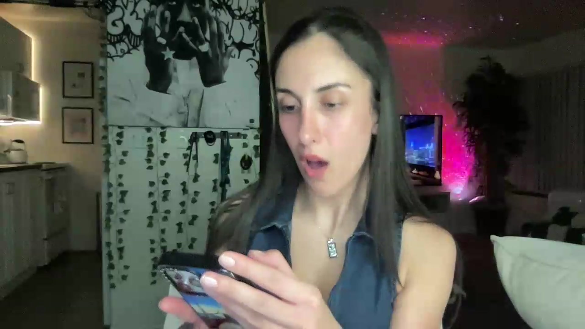 Gallery image thumbnail from LittlePersian's myfreecams stream on, 06/14/2026, 09:28 image 15 of 20