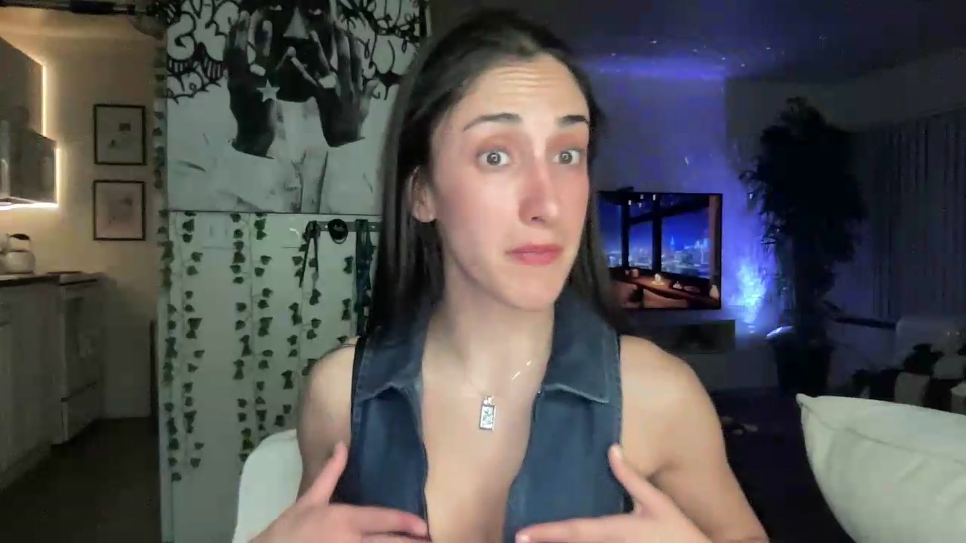 Gallery image thumbnail from LittlePersian's myfreecams stream on, 06/14/2026, 09:28 image 5 of 20