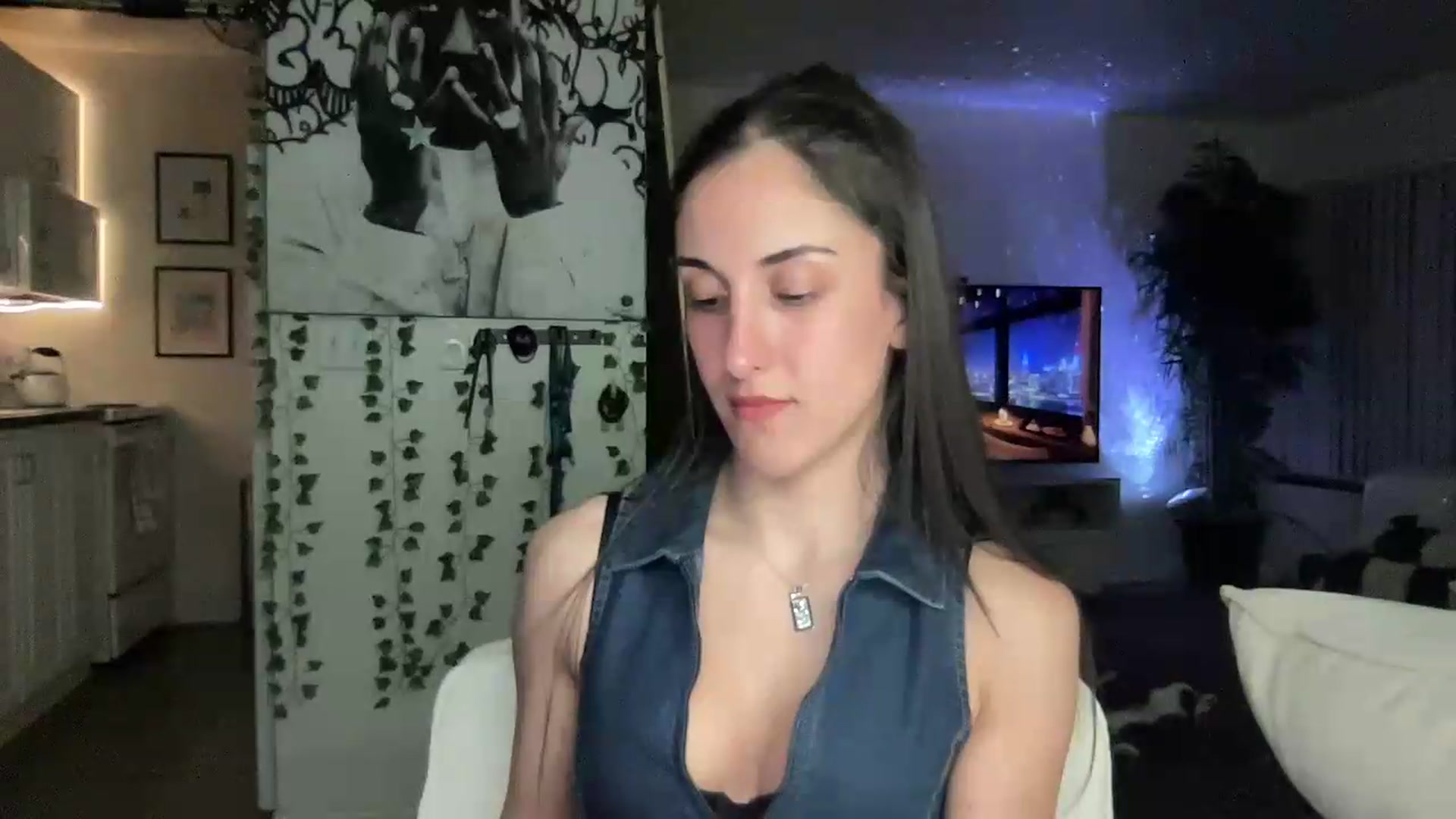 Gallery image thumbnail from LittlePersian's myfreecams stream on, 06/14/2026, 09:28 image 16 of 20