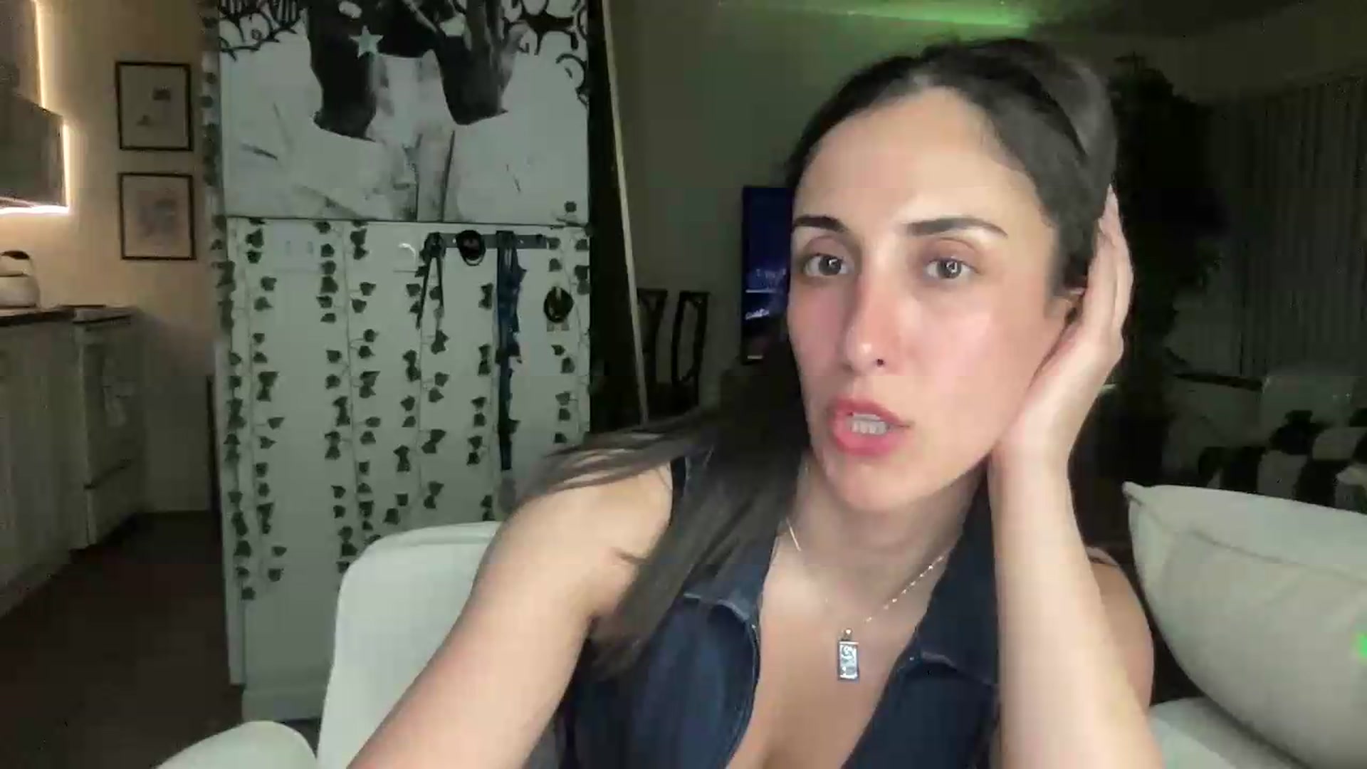 Gallery image thumbnail from LittlePersian's myfreecams stream on, 06/14/2026, 09:28 image 8 of 20
