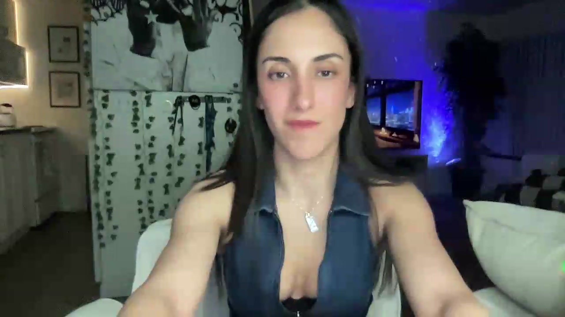 Gallery image thumbnail from LittlePersian's myfreecams stream on, 06/14/2026, 09:28 image 9 of 20