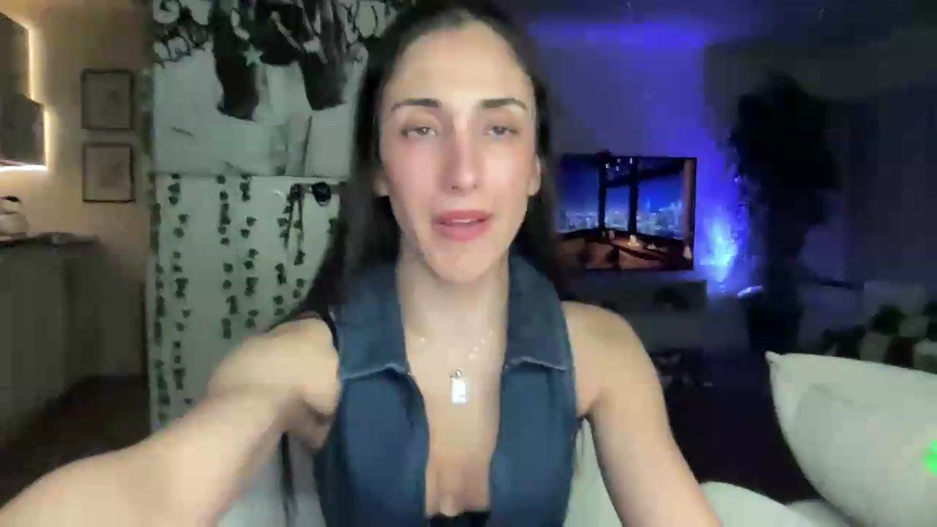 Gallery image thumbnail from LittlePersian's myfreecams stream on, 06/14/2026, 09:28 image 7 of 20